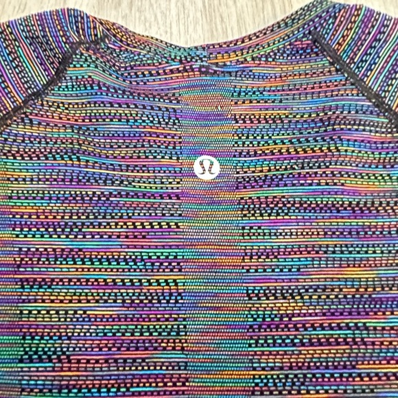 Lululemon Short Sleeve Swiftly Top 2.0 Love Black Rainbow Special RARE 8 - Picture 4 of 6
